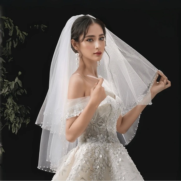 Elegant White Bridal Veil main image 4
